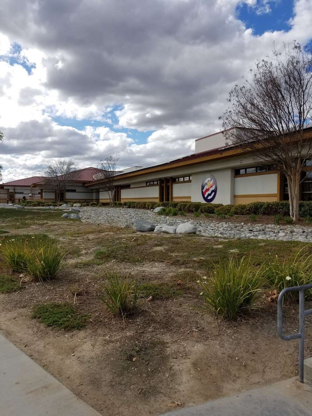 Oak Meadows Elementary School | 28600 Poinsettia St, Murrieta, CA 92563 | Phone: (951) 246-4210