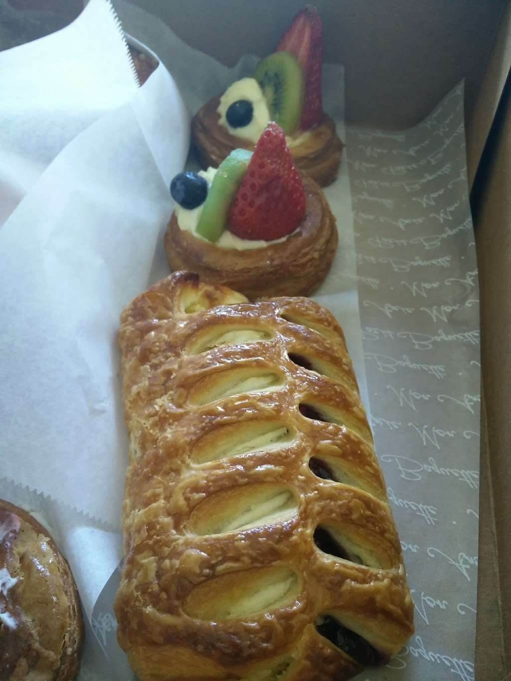 Bonjour Bakery Inc | 21080 Golden Springs Dr, Walnut, CA 91789, USA | Phone: (909) 598-5877