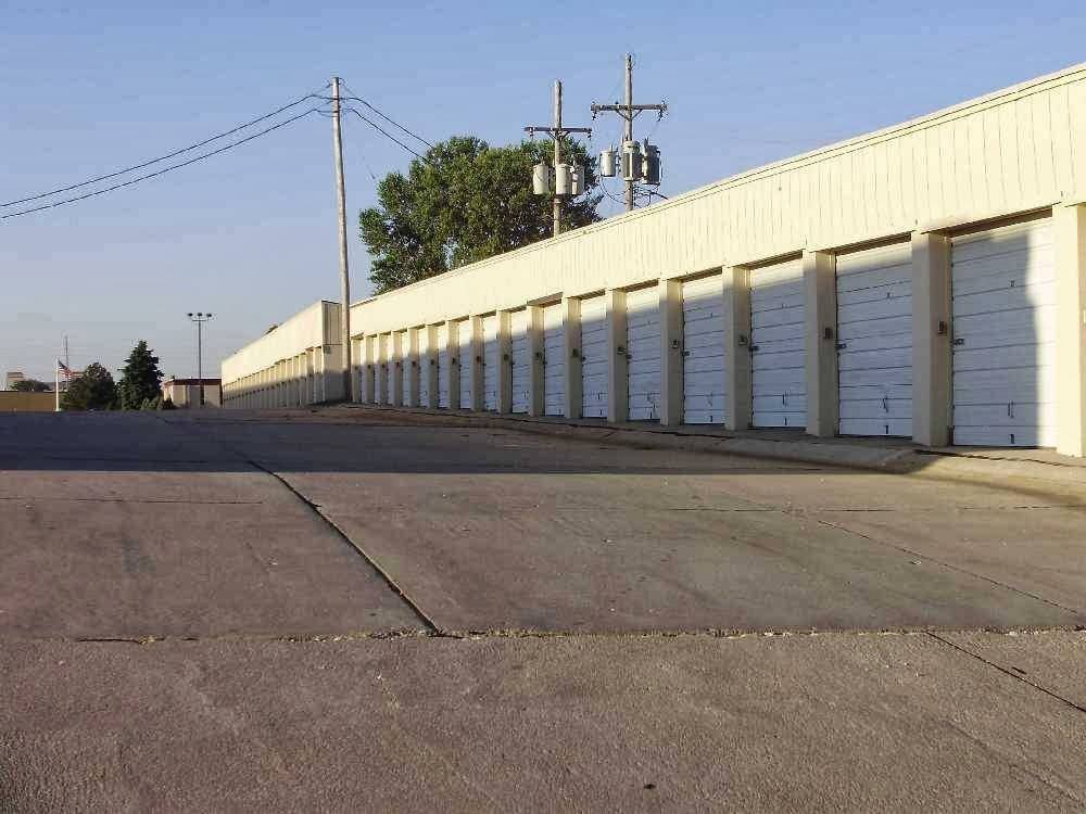 Contain-It Self Storage | 4002 S 108th St, Omaha, NE 68137, USA | Phone: (402) 339-6165