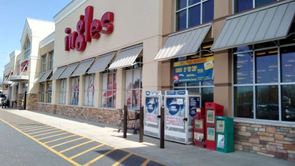 Ingles Market | 2130 E Main St, Lincolnton, NC 28092, USA | Phone: (704) 735-2398