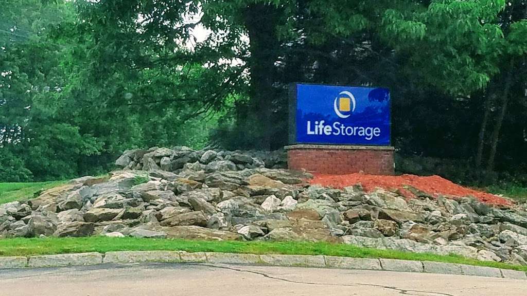 Life Storage | 120 Spit Brook Rd, Nashua, NH 03062, USA | Phone: (603) 888-8834