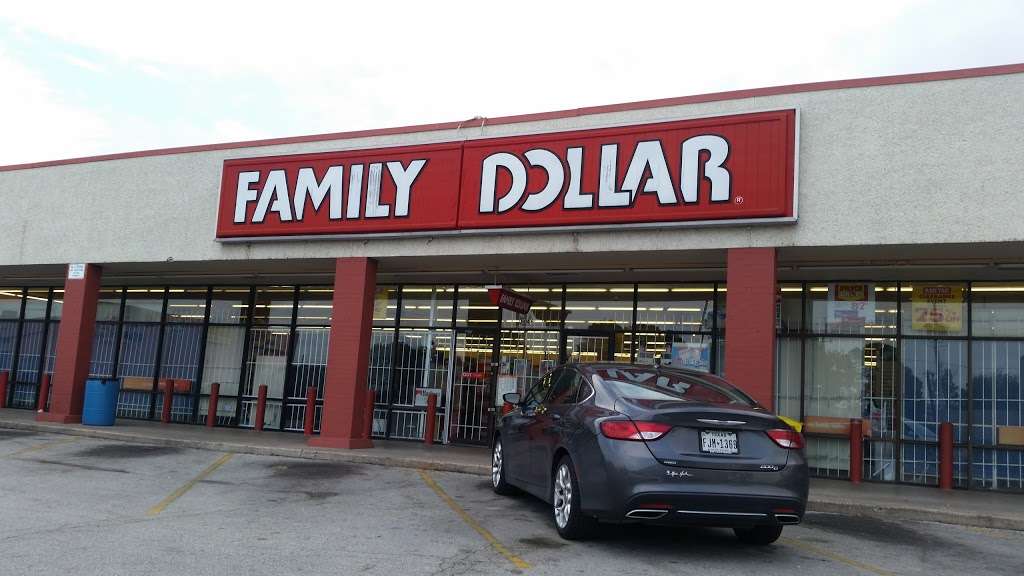 Family Dollar | 11046 Airline Dr, Houston, TX 77037, USA | Phone: (281) 999-3046