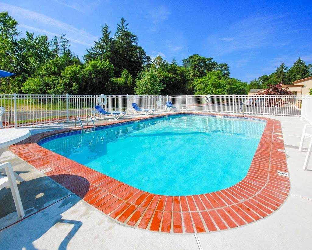 Quality Inn & Suites Atlantic City Marina District | 328 E White Horse Pike, Absecon, NJ 08205, USA | Phone: (609) 652-3300