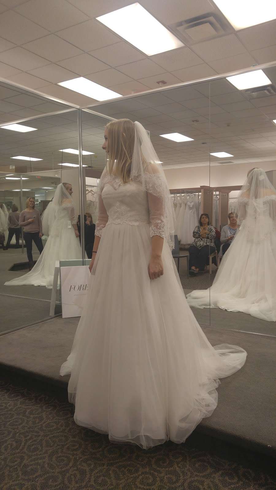 Davids Bridal | 539 Route 38 West, Maple Shade Township, NJ 08052, USA | Phone: (856) 727-5221