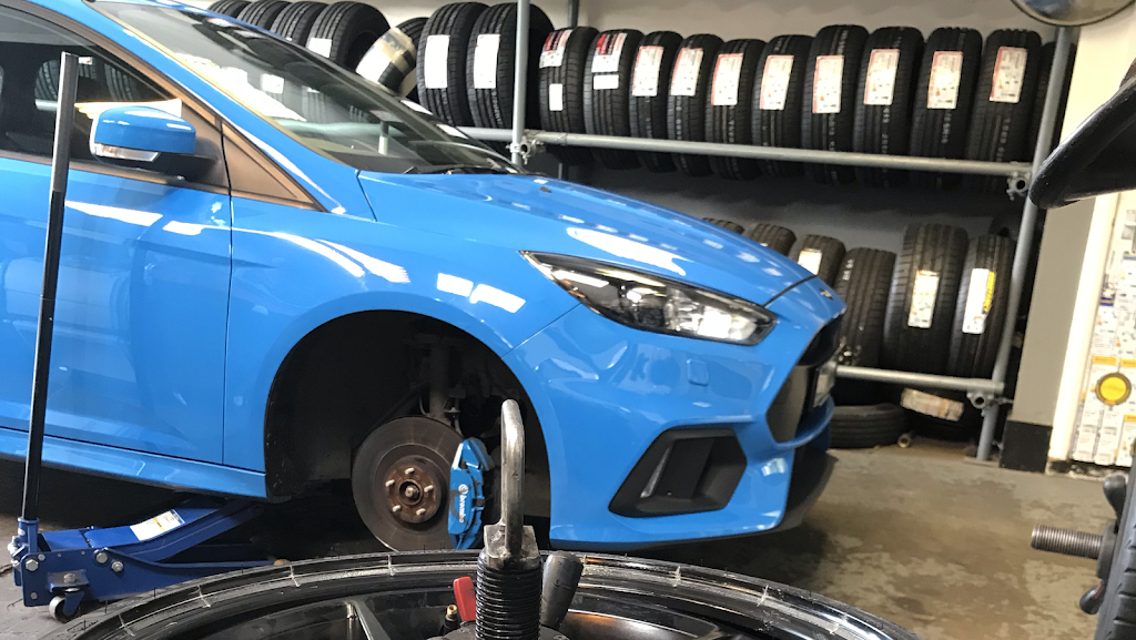 Tollgate Tyre and wheel alignment centre | 114 Leaves Green Rd, Keston BR2 6DQ, UK | Phone: 01959 575888