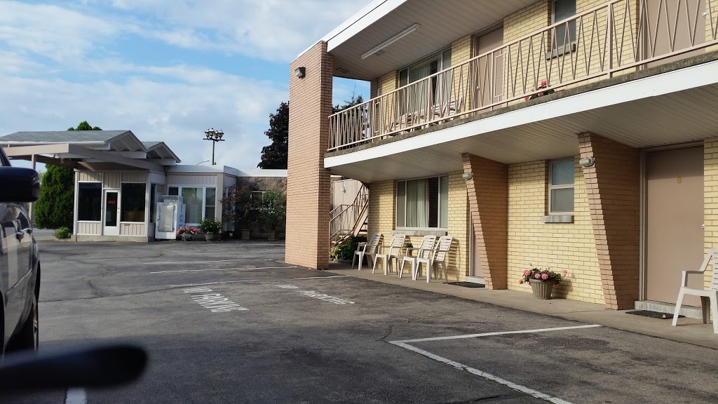 Parkway Motel | 4595 River Rd, Niagara Falls, ON L2E 3G1, Canada | Phone: (905) 356-0773