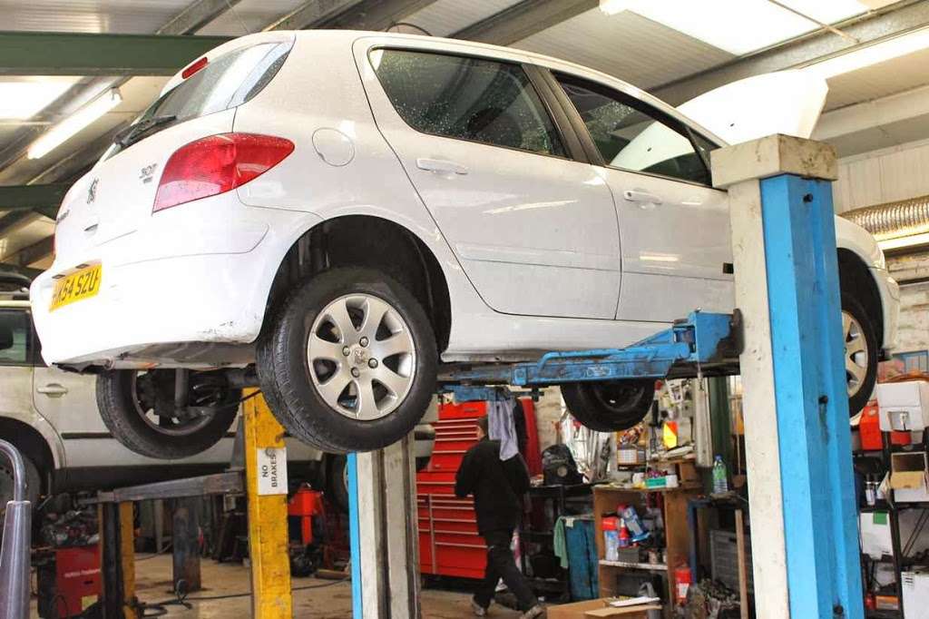 Gatwick MOT | Rusper Rd, Crawley RH11 0LQ, UK | Phone: 01293 871430