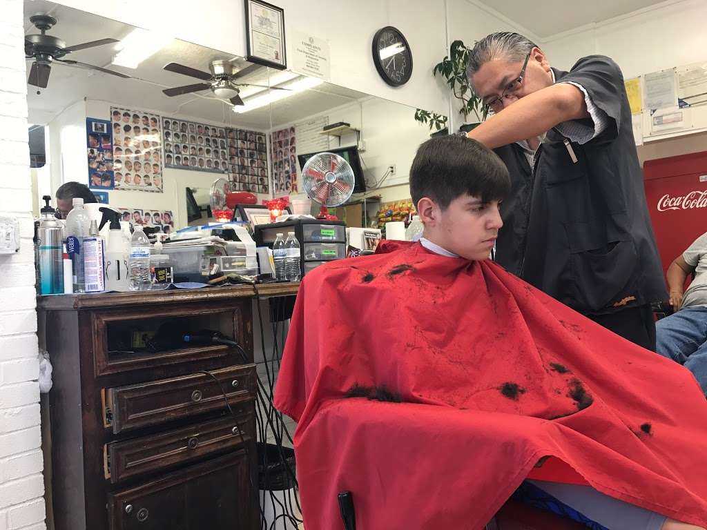 Pachuca Barber Shop | 4213, 7152 Lawndale St, Houston, TX 77023, USA | Phone: (832) 516-8754