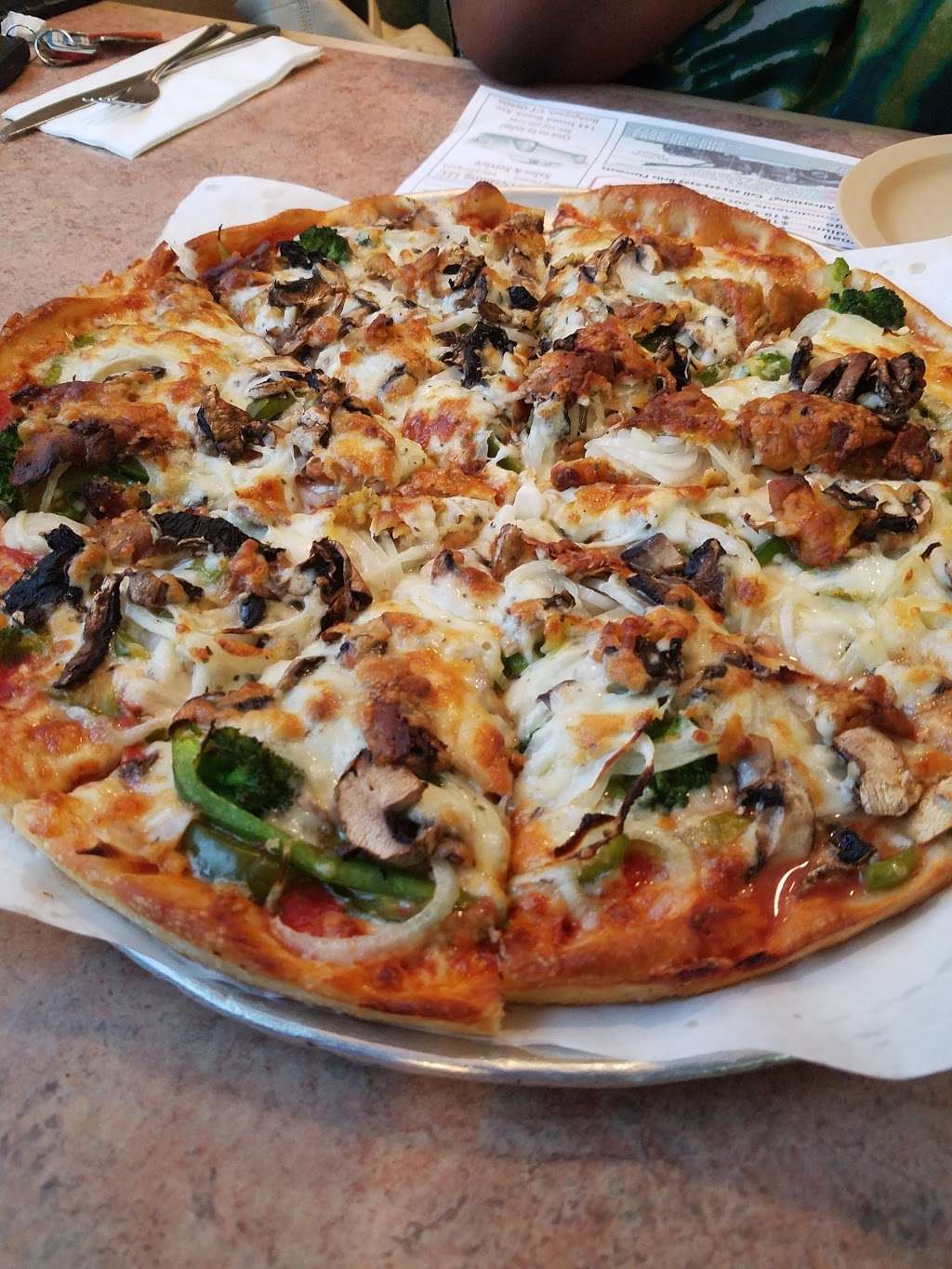 Captain's Pizza House, 4050 Main St, Bridgeport, CT 06606, USA