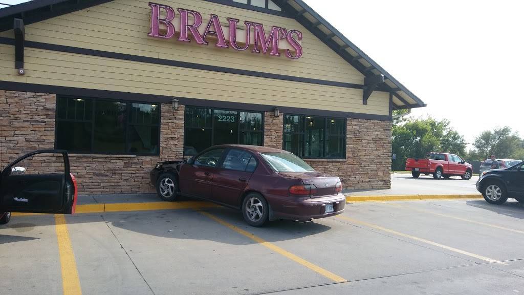 Braums Ice Cream & Burger Restaurant | 2223 W 21st St, Wichita, KS 67203, USA | Phone: (316) 821-9655