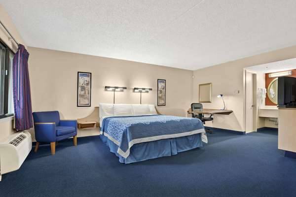 Days Inn by Wyndham Buena Park | 7121 Beach Blvd, Buena Park, CA 90620 | Phone: (714) 735-7177