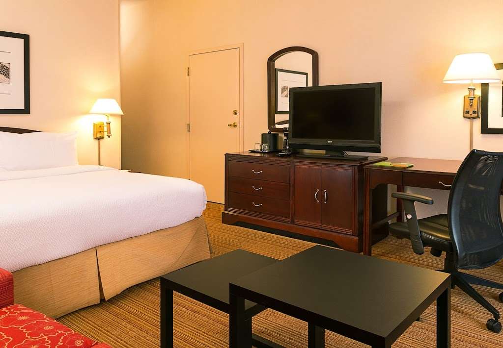 Courtyard by Marriott Kansas City East/Blue Springs | 1500 NE Coronado Dr, Blue Springs, MO 64014 | Phone: (816) 228-8100