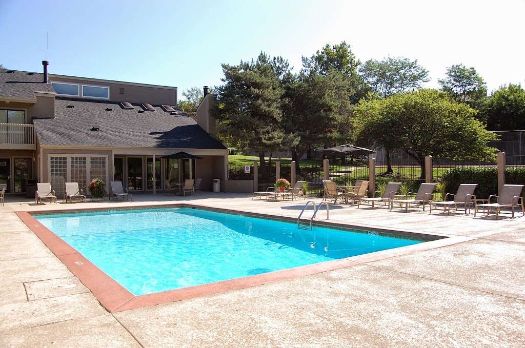 The Retreat at Woodridge Apartments | 13245 W 87th Terrace, Lenexa, KS 66215, USA | Phone: (844) 582-3175