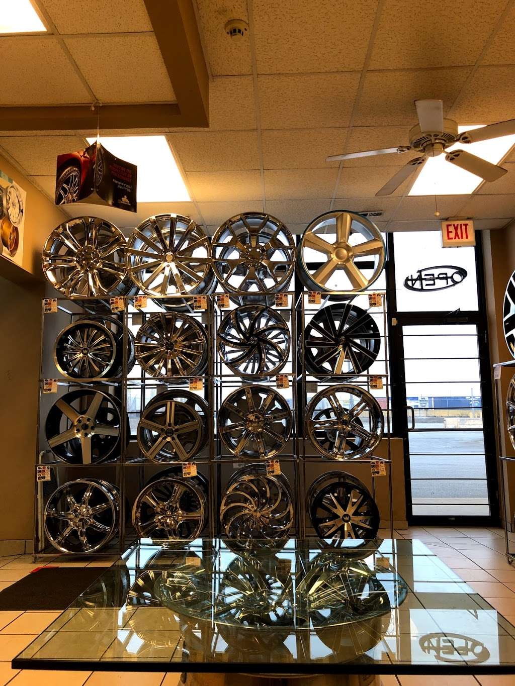 Tenorio Tire Shop | 4041 S Kedzie Ave, Chicago, IL 60632, USA | Phone: (773) 376-5707