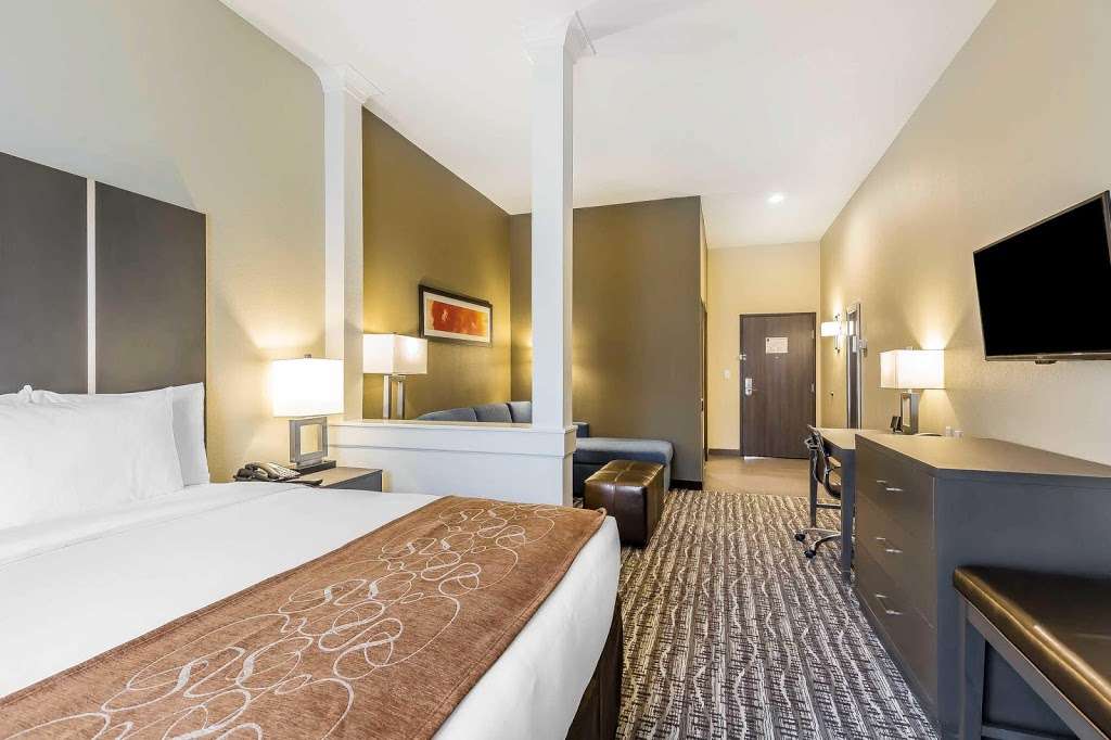 Comfort Suites Northwest Houston at Beltway 8 | 8155 N. Sam Houston Parkway W, Houston, TX 77064, USA | Phone: (346) 206-3300