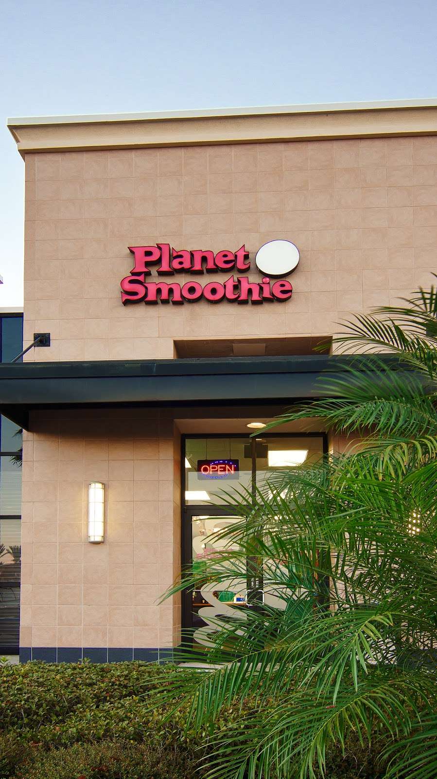 Planet Smoothie MM | 4104 Millenia Blvd #110, Orlando, FL 32839, USA | Phone: (407) 903-0440