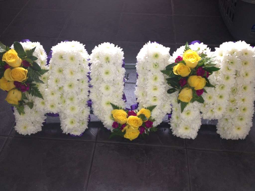Karens Funeral Flowers | England Way, New Malden KT3 3TE, UK | Phone: 07951 580103