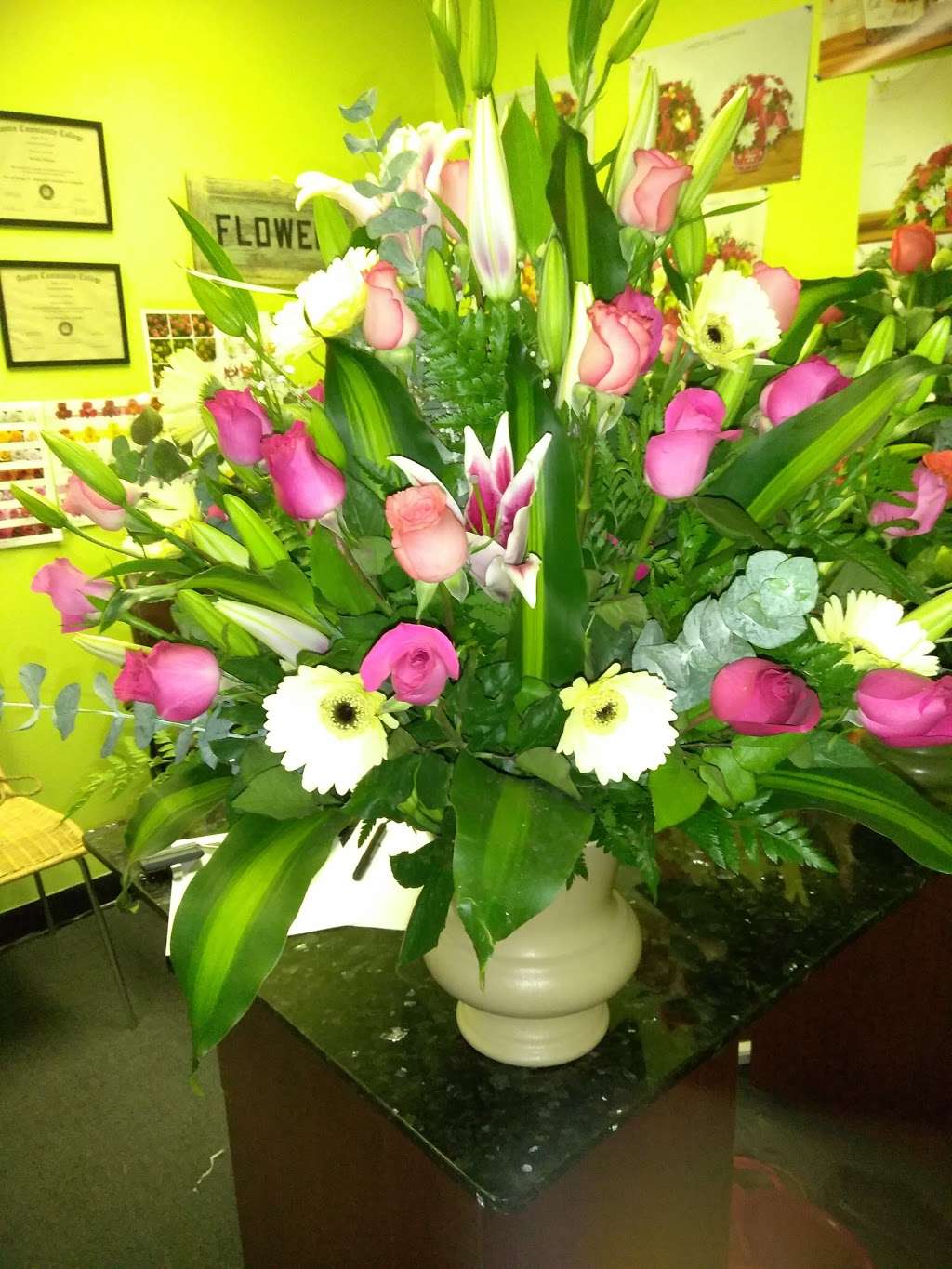 A Flower Matters | 9911 Lake June Rd F, Dallas, TX 75217 | Phone: (972) 288-9710