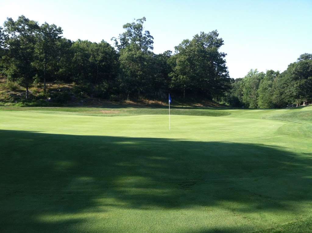 Oak Hills Park Golf Course | 165 Fillow St, Norwalk, CT 06850, USA | Phone: (203) 838-0303