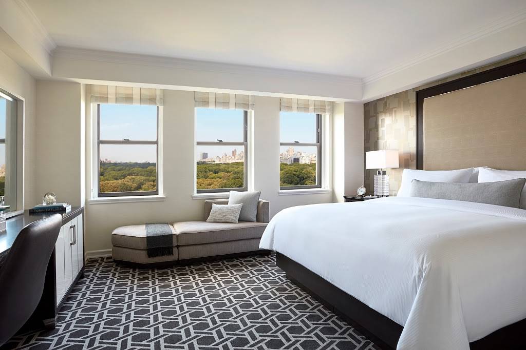 JW Marriott Essex House New York | 160 Central Park S, New York, NY 10019, USA | Phone: (212) 247-0300