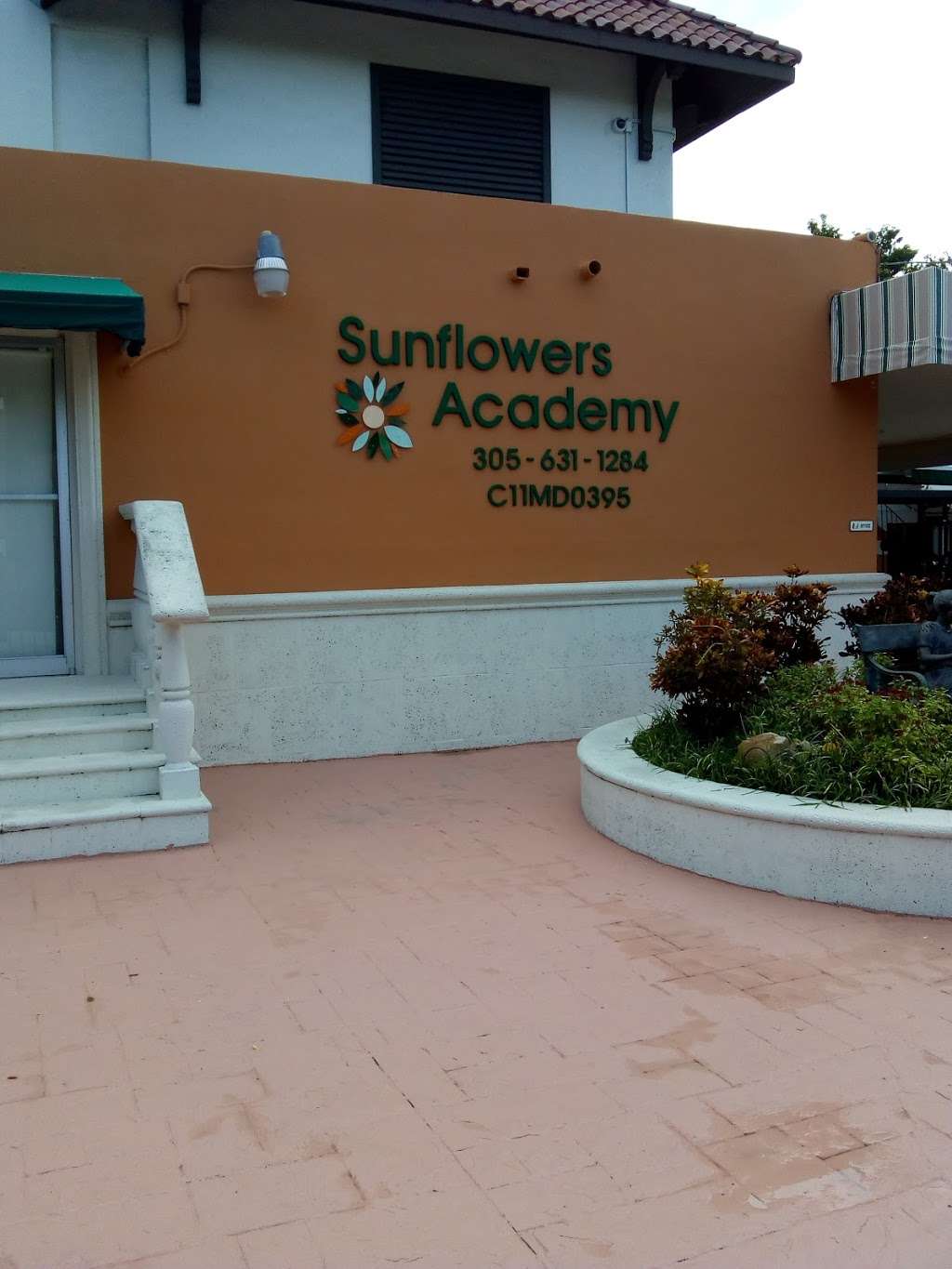 Sunflowers Academy Headstart | 2901 SW 7th St, Miami, FL 33135, USA | Phone: (305) 631-1284