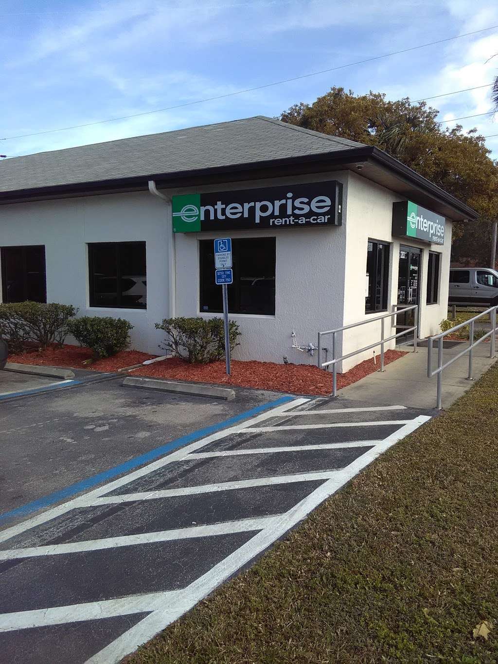 Enterprise Rent-A-Car | 283 E, FL-434, Longwood, FL 32750 | Phone: (407) 339-1199