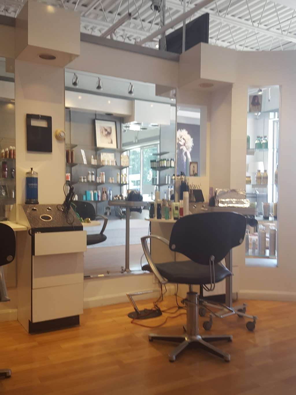 Joe Seminara Hair Design Salon | 1612 Main St, Weymouth, MA 02190, USA | Phone: (781) 331-6170