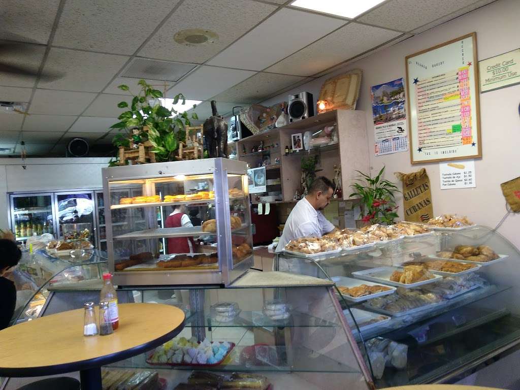 El Recreo Bakery | 310 South State Road 7, Margate, FL 33068, USA | Phone: (954) 979-7977