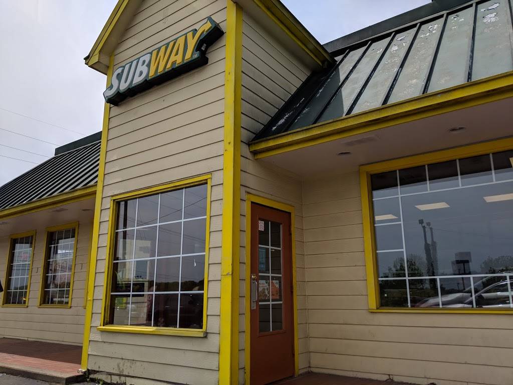 Subway | 305 W Trinity Ln, Nashville, TN 37207 | Phone: (615) 258-3662