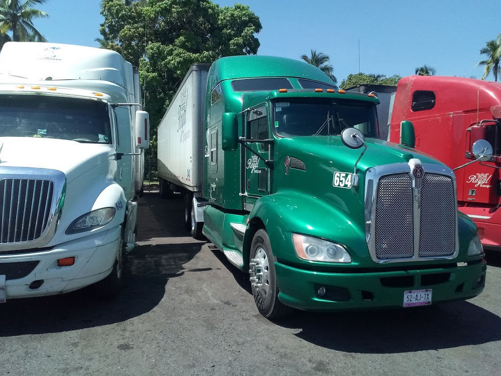 Royal Transport Internacional | Tijuana - Tecate 238, Aeropuerto Abelardo L. Rodriguez, 22419 Tijuana, B.C., Mexico | Phone: 664 647 5875