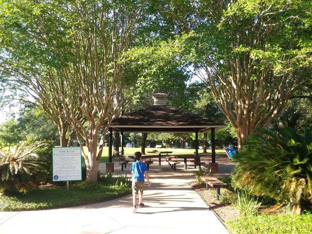 Sugar Lakes Park | 120 Bay View Dr, Sugar Land, TX 77478, USA | Phone: (281) 275-2825