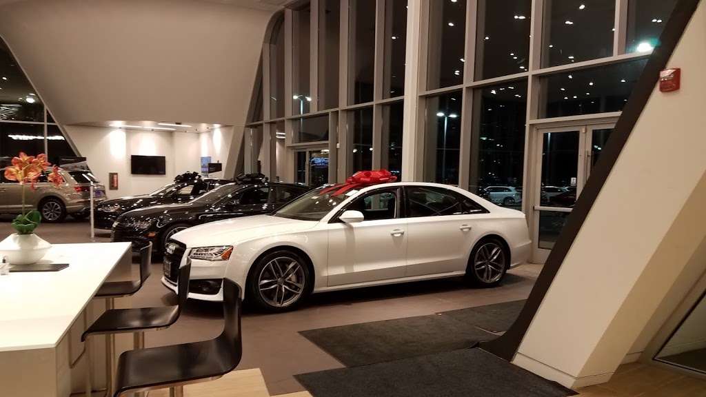 Audi Morton Grove | 7000 Golf Rd, Morton Grove, IL 60053 | Phone: (847) 998-8000