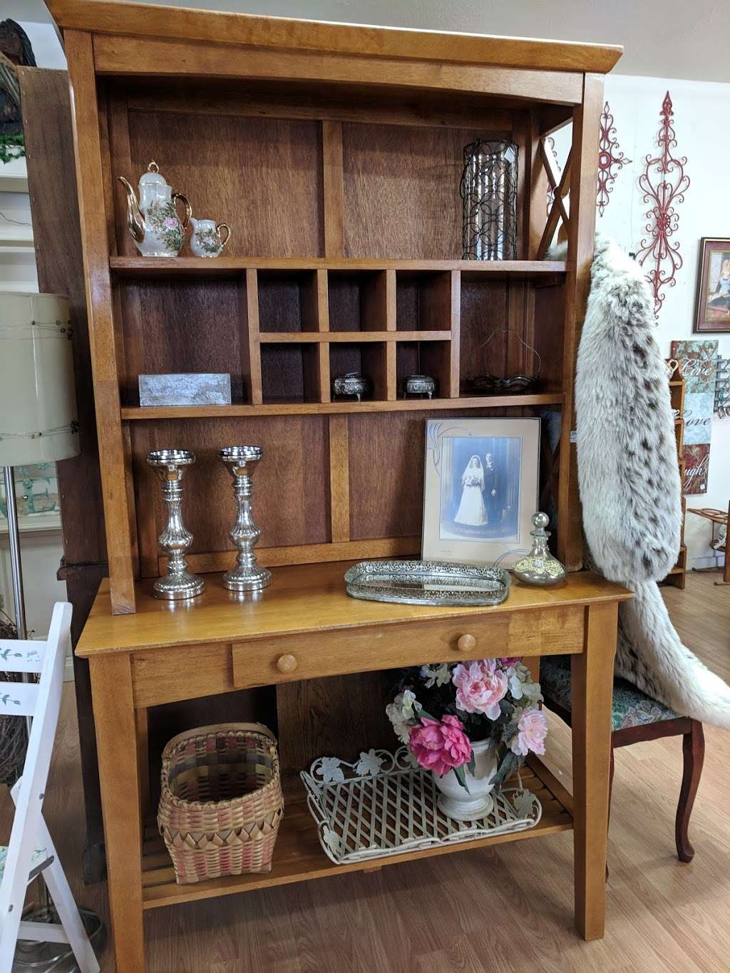 Bargains and Treasures | 396 Kennedy Dr, Bradley, IL 60915, USA | Phone: (815) 304-5295