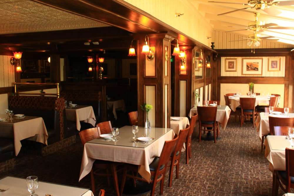 Saddleback Inn | 300 CA-173, Lake Arrowhead, CA 92352, USA | Phone: (909) 336-3571