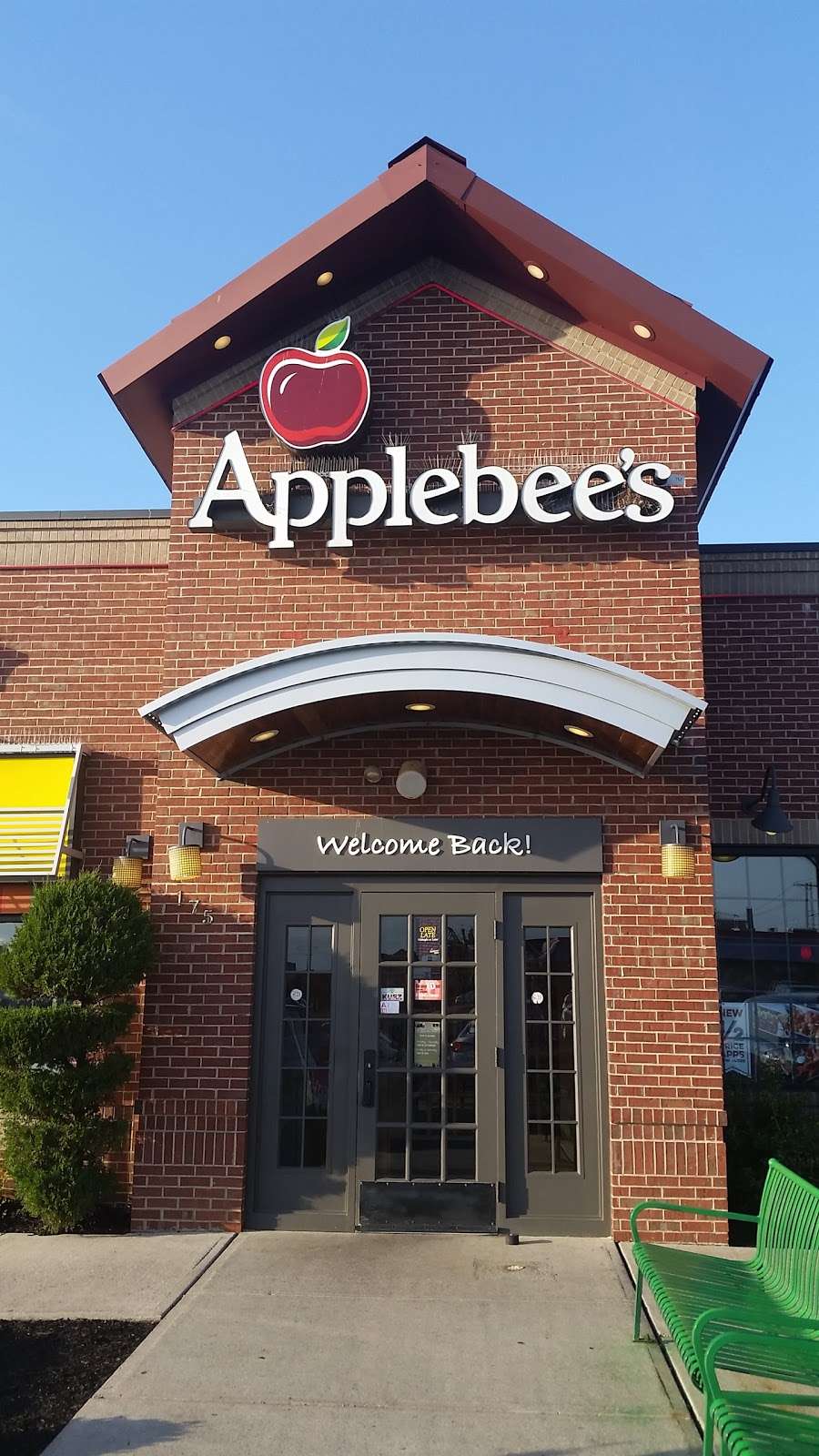 Applebees Grill + Bar | 175 Passaic Ave, Kearny, NJ 07032, USA | Phone: (201) 246-0020