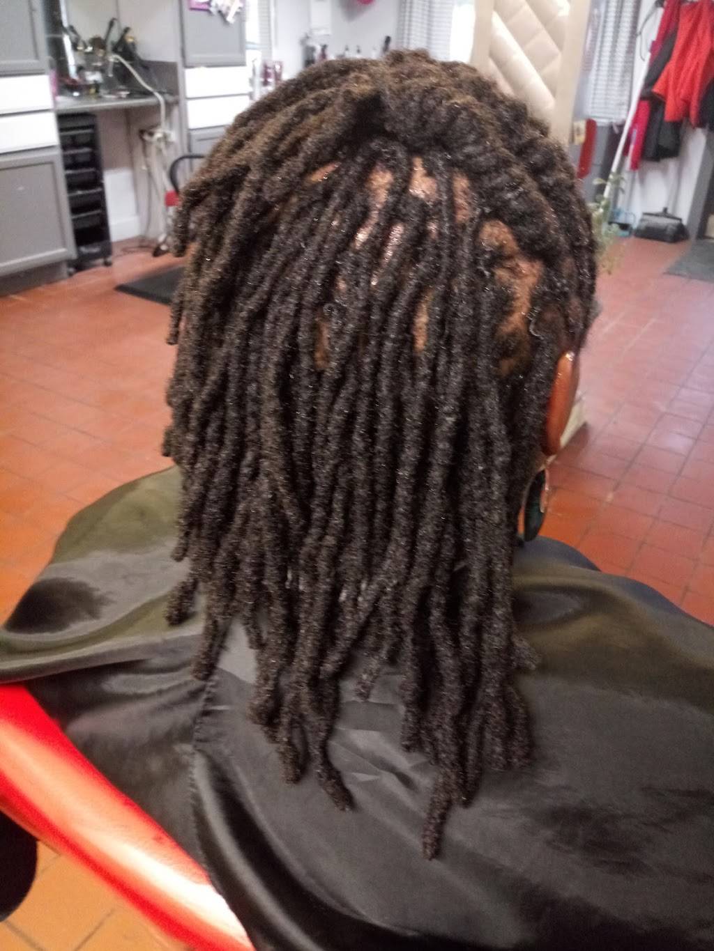 Scissors Edge | 2400 Camp Jackson Rd, East St Louis, IL 62206, USA | Phone: (618) 337-5119