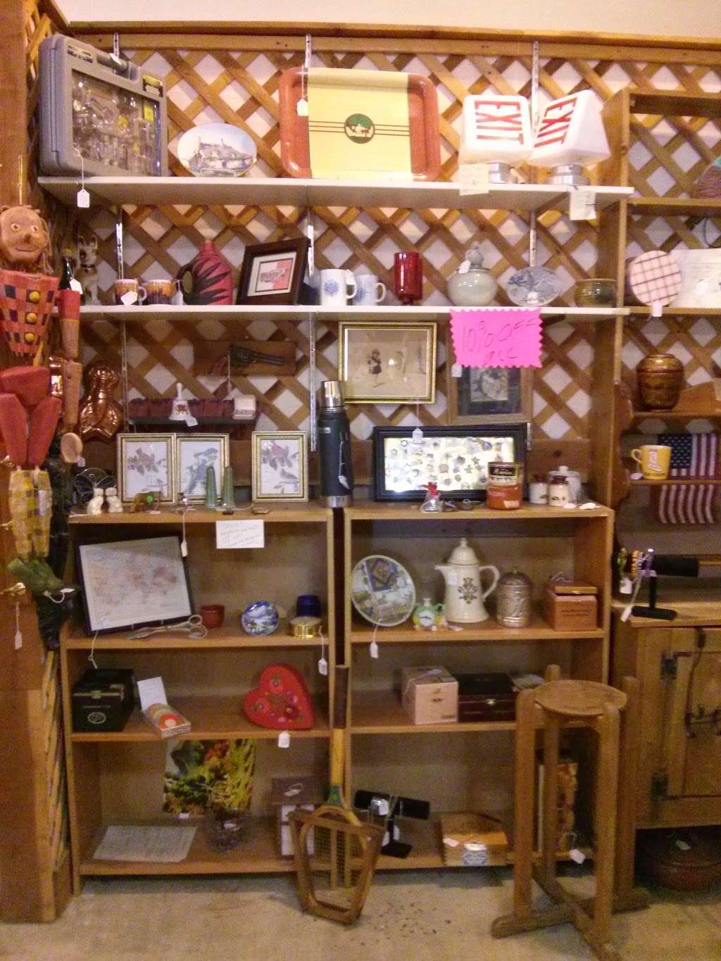 Crafters Village and Wind Toys | 8300 Pearblossom Hwy, Littlerock, CA 93543 | Phone: (661) 361-2108