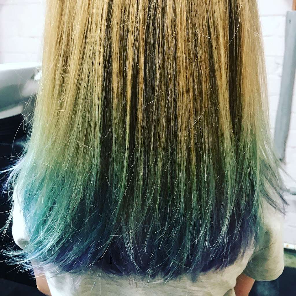 Jasmine’s Mobile Hair | Fold Croft, Harlow CM20 1SR, UK | Phone: 07484 845078