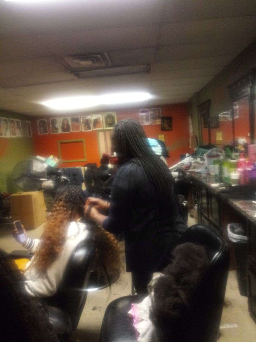 Manoro’s African Hair Braiding | 6454 S Cottage Grove Ave, Chicago, IL 60637, USA | Phone: (773) 667-8886