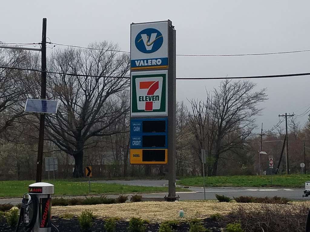 7-11 Convenience Store | 2736 US-130, Cranbury, NJ 08512, USA