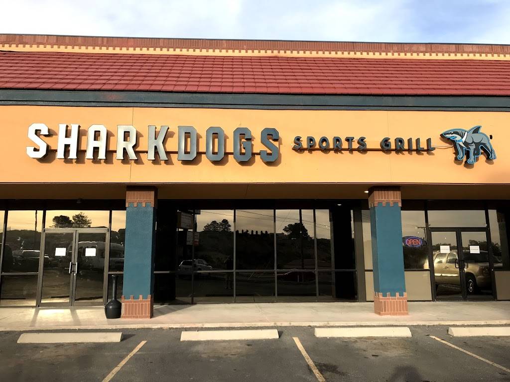 SharkDogs Sports Grill | 5200 N Mesa St ste a-103, El Paso, TX 79912, USA | Phone: (915) 307-5965