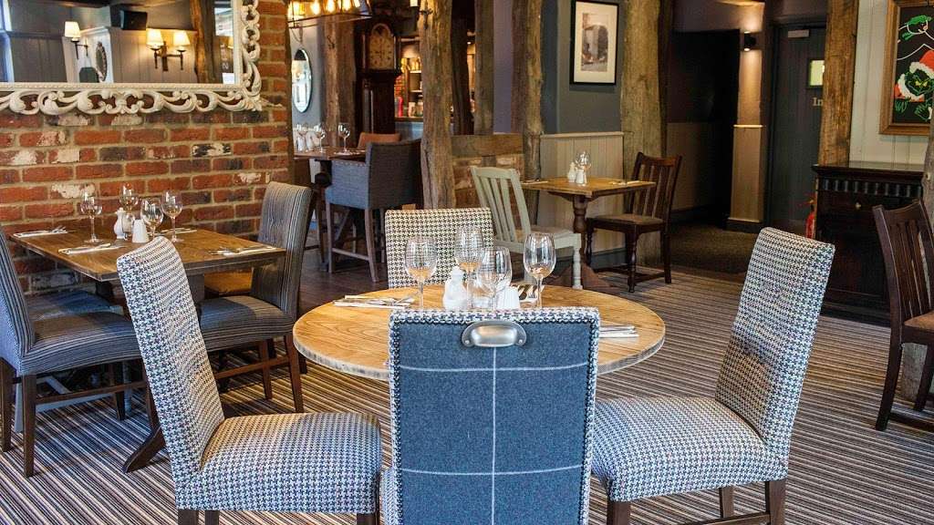 Star Inn | London Rd, Felbridge, East Grinstead RH19 2QR, UK | Phone: 01342 323239