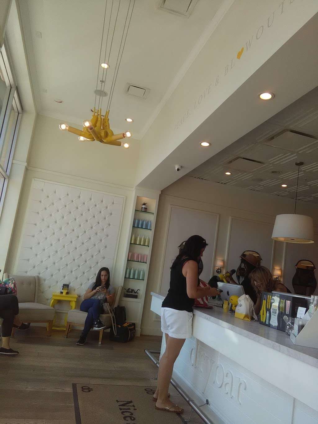 Drybar El Segundo | 2005 Park Pl, El Segundo, CA 90245, USA | Phone: (310) 442-6084