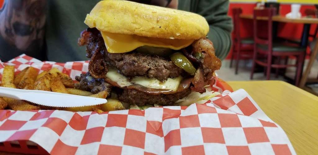 Hippo Burgers | 641 Wilson Rd, Humble, TX 77338 | Phone: (281) 852-0333