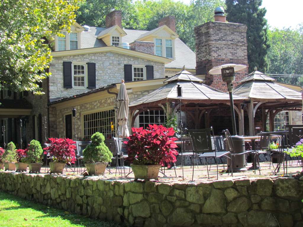 Chateau Tiflisi Restaurant & Bar & Inn | 760 Newtown-Langhorne Rd, Langhorne, PA 19047, USA | Phone: (215) 752-8996