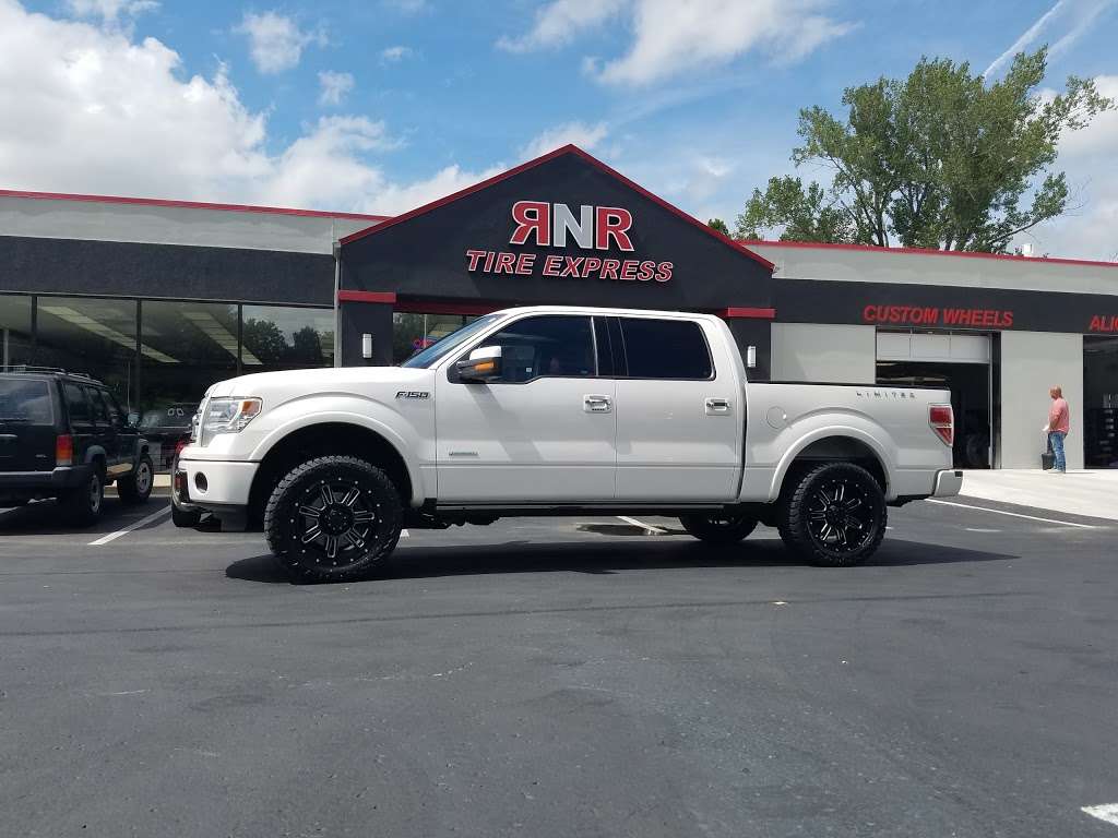 RNR Tire Express - Gladstone | 5828 N Oak Trafficway, Gladstone, MO 64118 | Phone: (816) 318-5400