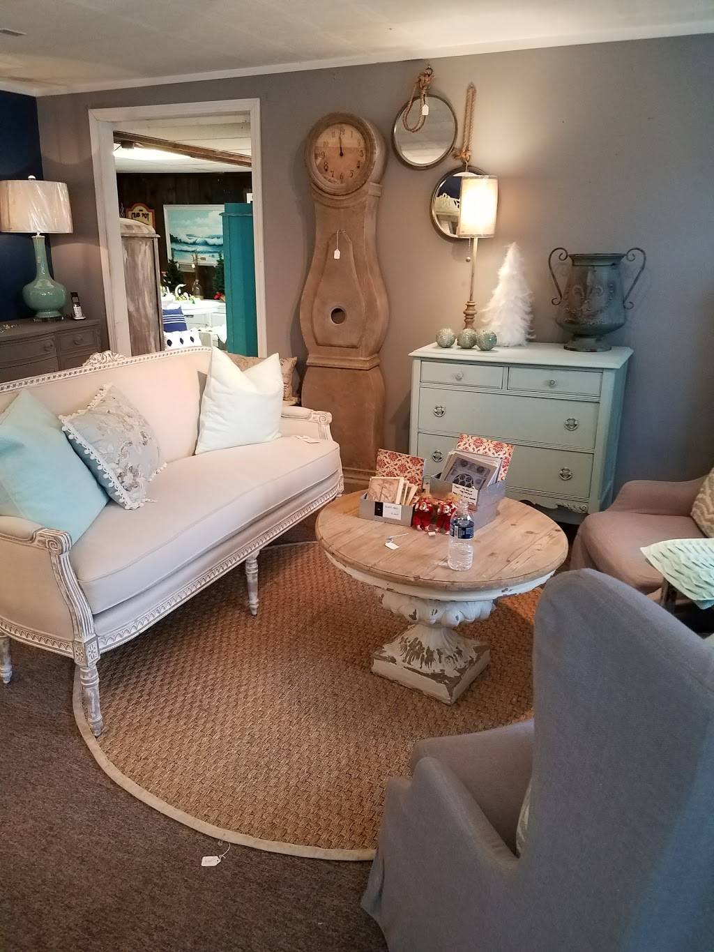 Cottage Chic | 27 Lafayette Rd, Hampton Falls, NH 03844, USA | Phone: (603) 601-6933