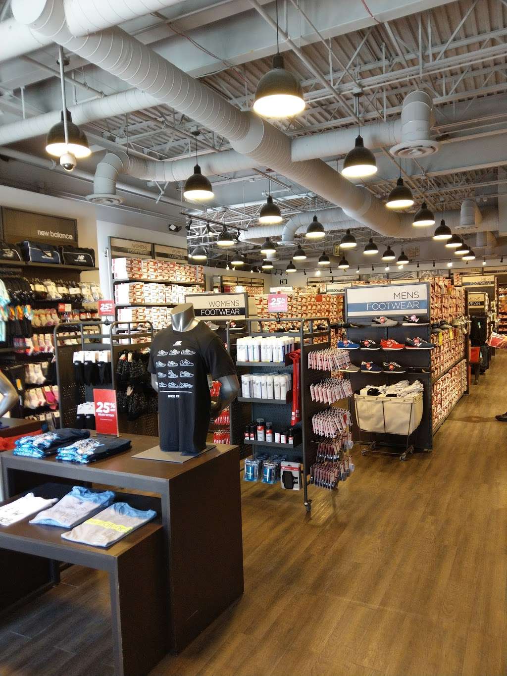 New Balance Factory Store Merrimack | 80 Premium Outlets Blvd Suite 301, Merrimack, NH 03054, USA | Phone: (603) 424-7238