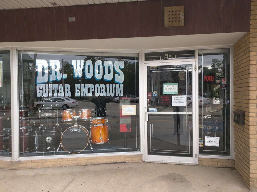 Dr Woods Guitar Emporium | 304 Lincoln Ave, Fox River Grove, IL 60021, USA | Phone: (847) 639-9683