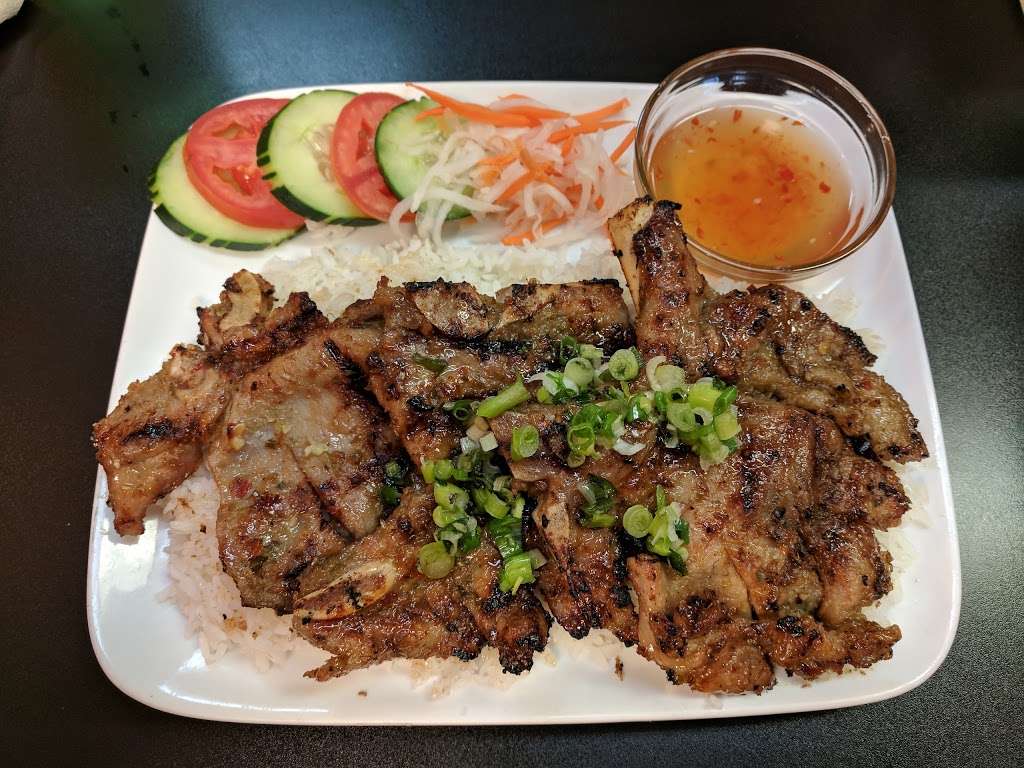 Saigon Restaurant | 9530 179th St, Tinley Park, IL 60487 | Phone: (708) 532-2338